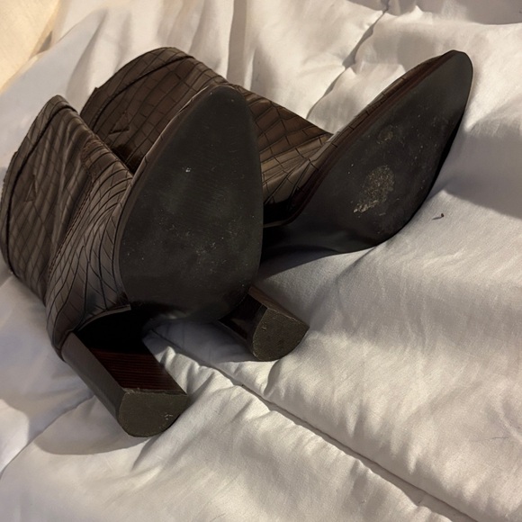 Guess Women’s Marney Western Calf Brown Crocodile Heeled Boots - Picture 4 of 5